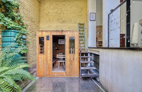 Brussels Casa | 10/Comenstay.be/ 660m2 townhouse GameRoom+Terrace+Jacuzzi+Sauna for groups 35+pp