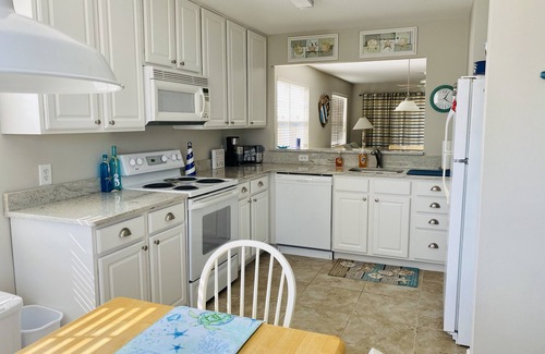 Ocean View Condominio | Peaceful 2br 2ba Condo in Bethany Bay!
