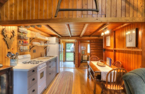 Rangeley Cabina | 10 Haines Landing - We love this classic cabin! Pet friendly and gorgeous views!!
