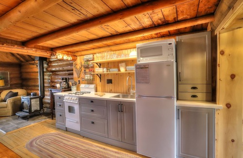 Rangeley Cabina | 10 Haines Landing - We love this classic cabin! Pet friendly and gorgeous views!!