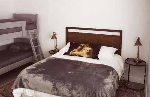 Bloemfontein Casa | 10 Jock Meiring Guesthouse Unit 2