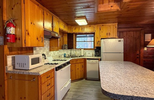 North Wawona Cabina | (10) Little Cabin In The Woods