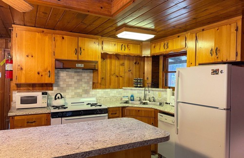 North Wawona Cabina | (10) Little Cabin In The Woods