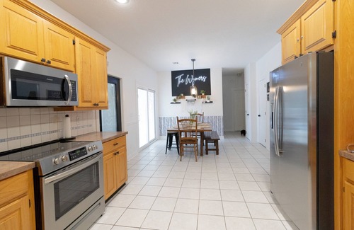 Springdale Casa | 10 mi from University! Centrally located in NWA
