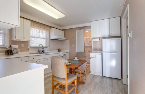 Aurora Apartamento | 10 Mi to Denver: Horse Farm Apartment in Aurora!