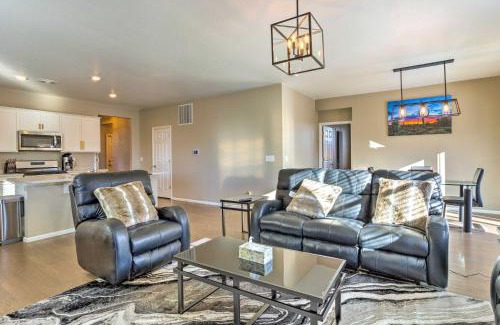Aurora Casa | 10 Mi to DIA Spacious Aurora House with Yard!