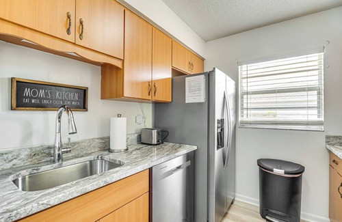 Silver Springs Shores Casa | 10 Mi to Dtwn Ocala: Dog-Friendly Home w/ Fire Pit