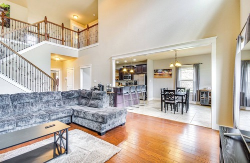 Gulfport Casa | 10 Mi to Gulfport Beaches: Family Home w/ Patio