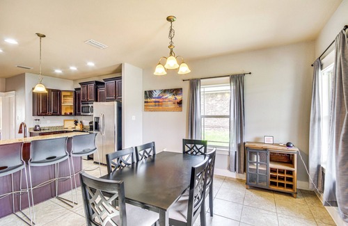Gulfport Casa | 10 Mi to Gulfport Beaches: Family Home w/ Patio