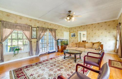Flint Casa | 10 Mi to Lake Palestine South Tyler Location!