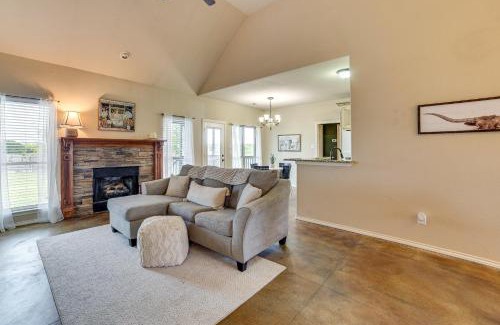 Wills Point Casa | 10 Mi to Lake Tawakoni Family Wills Point Getaway