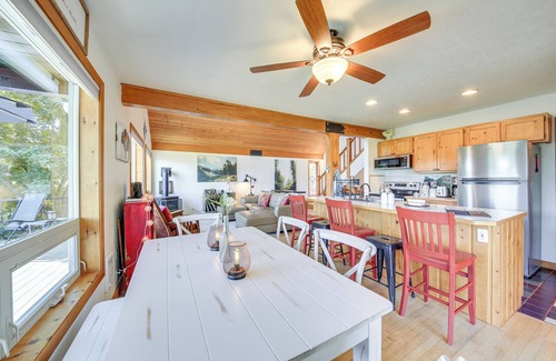 Newport Cabina | ~ 10 Mi to Newport: Pend Oreille Riverfront Cabin