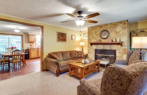 Albrightsville Casa | 10 Mi to Pocono Raceway Cozy Albrightsville Home!