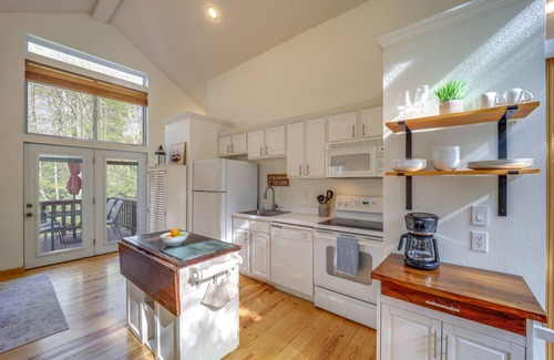 Newland Cabina | 10 Mi to Sugar Mountain: Cozy Newland Cabin!