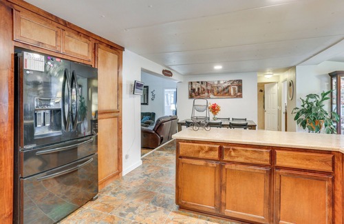 Weaverville Casa | < 10 Mi to Trinity River: Family Home w/ Hot Tub!