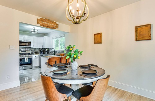 Wessex Square Casa | 10 Mi to Uptown Charlotte: Family Home w/ Backyard
