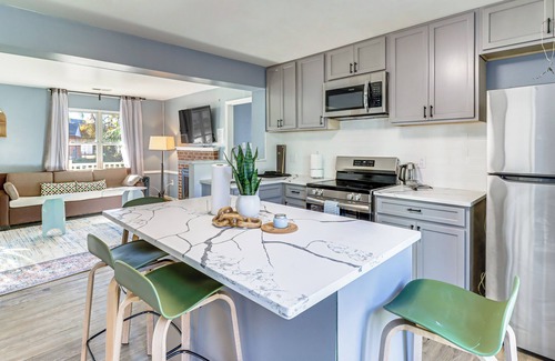 East Riverdale Casa | 10 Mi to Washington, DC: Modern Riverdale Park Gem