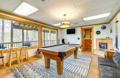 Balsam Casa | 10 Mi to Waynesville Cabin with Hot Tub and Mtn Views