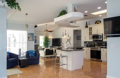 Port Saint Lucie Casa | 10 miles to Jensen, Hutchinson, and Stuart beaches- Amazing 3/2 w private pool