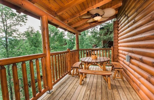 Gatlinburg - Pigeon Forge Cabina | 10 Min 2 Pigeon Forge Pkwy/Gorgeous Cabin/Hot Tub