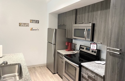 Gainesville Condominio | 10 min drive to UF condo with balcony + game room and pool