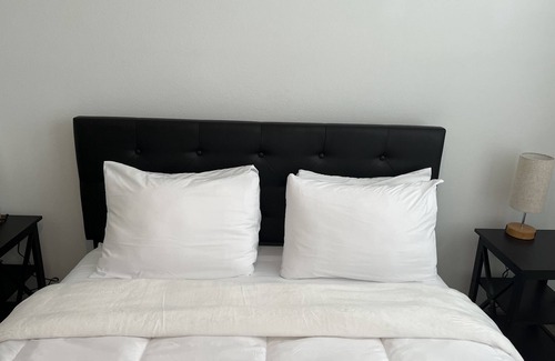 Gainesville Condominio | 10 min drive to UF condo with balcony + game room and pool