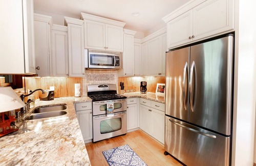 Cullowhee Cabina | 10 min from downtown Cashiers - Marina down the road - Quiet retreat