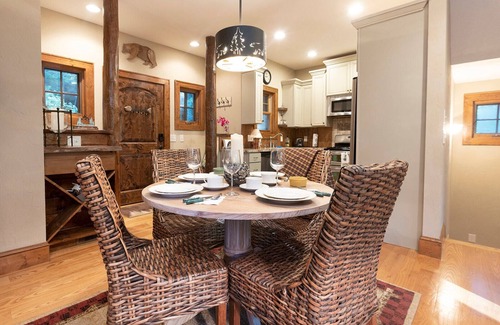 Cullowhee Cabina | 10 min from downtown Cashiers - Marina down the road - Quiet retreat