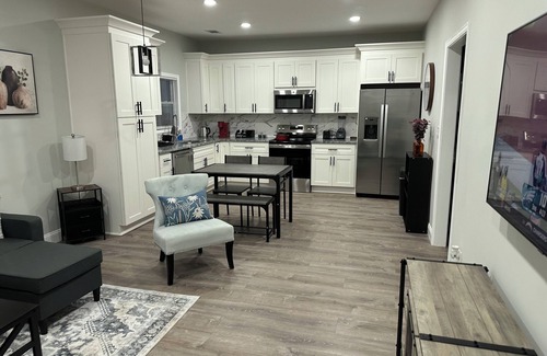 Cartersville Casa | 10 min. from Lake Point Sports. Charming 3-bedroom house in Cartersville.