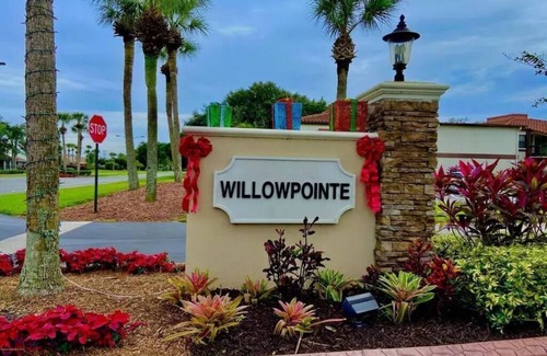 Orlando Condominio | 10 min from MCO, airport, 15 min to Disney! Enjoy golf, pickleball, gated condo