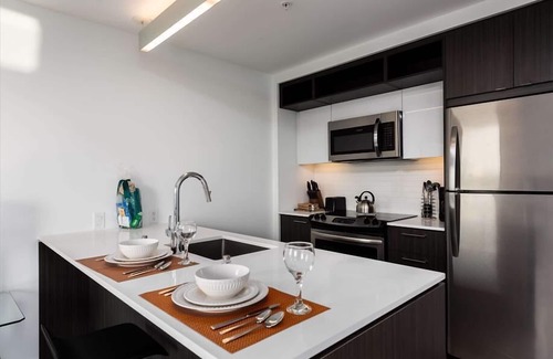Reston Apartamento | 10 min from WA Dulles Airport | Pet Friendly w/ Pet care | nr DC
