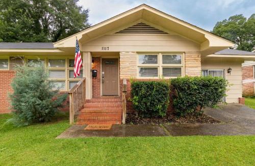 Columbus Casa | 10 Min to Downtown Close to Dining-Boxwood Beauty