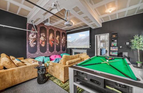 Dupont Casa | 10 min to DT, Luxe 4BR w Movie Theater, Game Room
