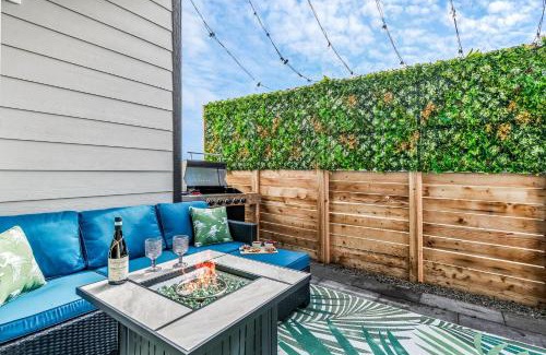 Dupont Casa | 10 min to DT, Luxe 4BR w Movie Theater, Game Room