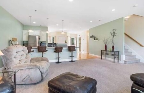 Carrabassett Valley Casa | 10 min to Sugarloaf Ski Lifts, Spacious 4 Bedrooms