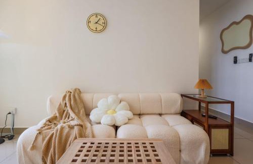 Taman Pertama Apartamento | 10 min to Sunway Velocity By Nexx Field