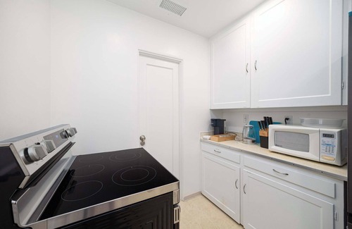 Point Loma Heights Casa | Prime Location and Close to beach