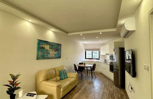 Tal-Ghoqod Apartamento | 10 min walk from sea and centre