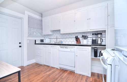 Shelby Casa | 10 min Walk to Uptown Shelby, Historic, parking!