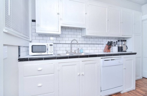 Shelby Casa | 10 min Walk to Uptown Shelby, Historic, parking!