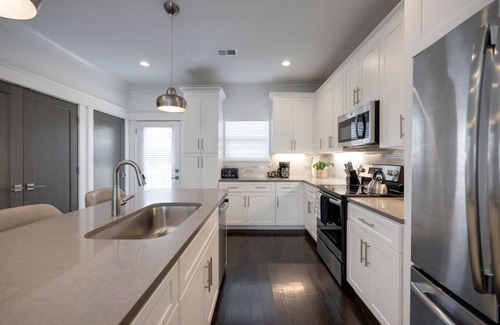 Charlotte Park Casa | Hermosa casa de pueblo de lujo ✹ Perfecto para grupos grandes