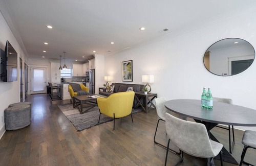 Charlotte Park Casa | 10 Mins To Broadway - West Side Charmer