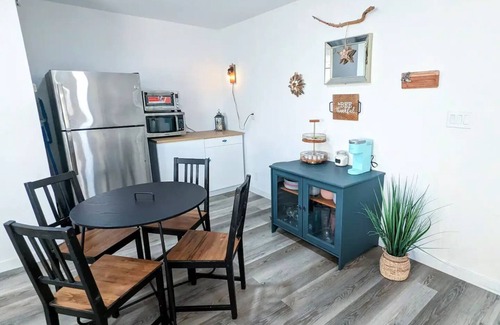 Lincoln Acres Casa | 10 mins to DT+Petco Park. Stylish SFH with 2 baths. Walk to bay+restaurants