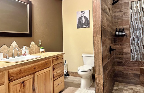 Nemo Casa | 10 mins to Lake Granbury and Glen Rose. Pet Friendly!