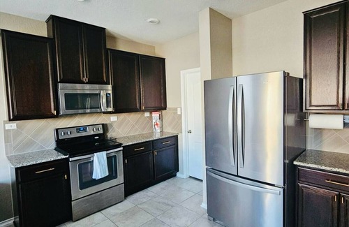 Heritage Casa | 10 mins to Sea World! Lackland AFBase, Playscape ,Hammock , spacious home.