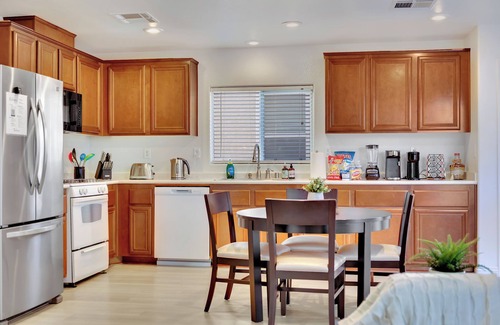 Arden Casa | 10 mins to Strip! Spacious 4B/3B 2-Story Home 1st Floor Bedroom & Full Bath