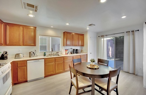 Arden Casa | 10 mins to Strip! Spacious 4B/3B 2-Story Home 1st Floor Bedroom & Full Bath