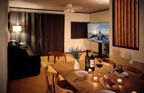 Takasaki Casa | 10-minute walk from Takasaki Station! Unlimited Netflix viewing on a 75-inch TV! 92 sq.m. 3LDK Stylish and luxurious home.