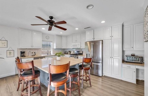Mission Viejo Casa | 10 minutes drive to the beach, 2 master suites and NO BUNK BEDS. 2 mins off hwy.