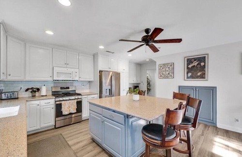 Mission Viejo Casa | 10 minutes drive to the beach, 2 master suites and NO BUNK BEDS. 2 mins off hwy.